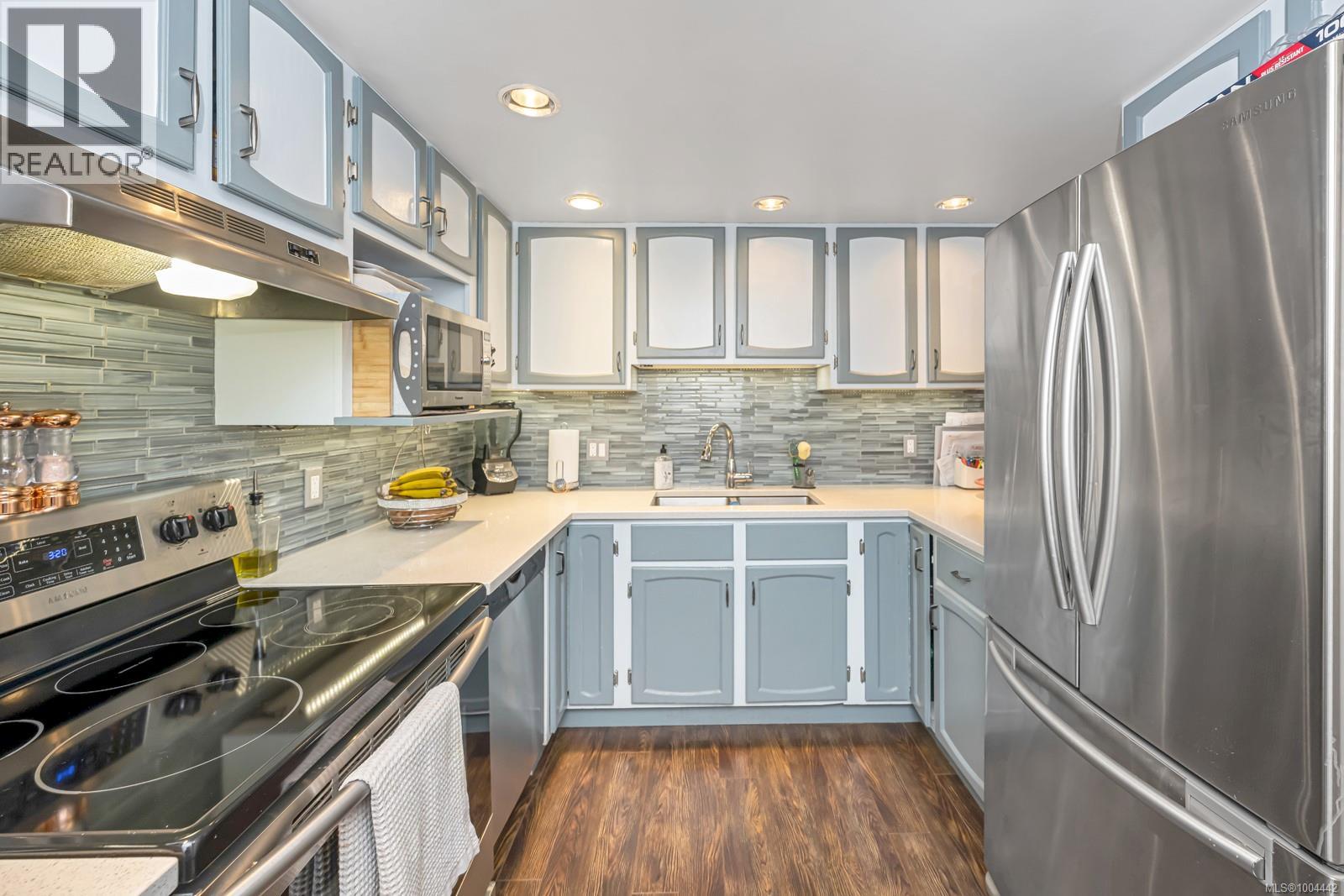 206 1223 Johnson Street, Victoria