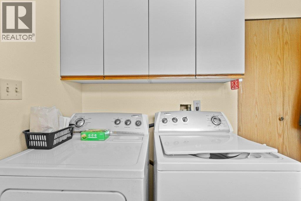  341 2 Street Southeast, Salmon Arm