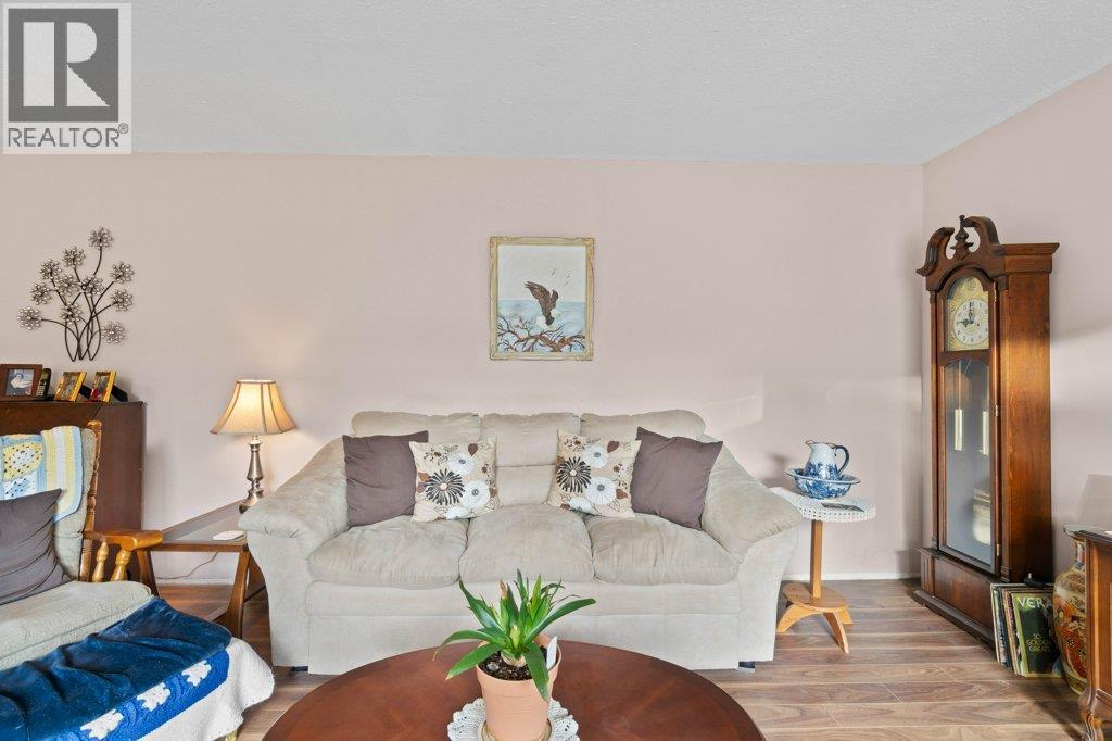  341 2 Street Southeast, Salmon Arm