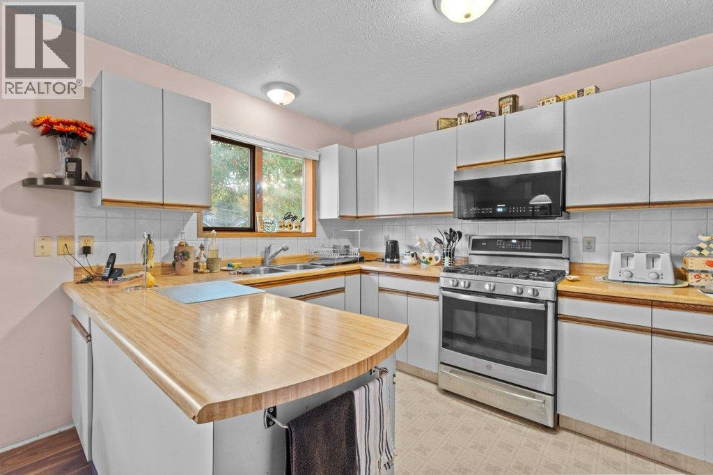  341 2 Street Southeast, Salmon Arm