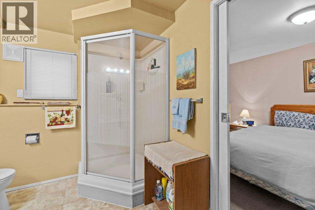  341 2 Street Southeast, Salmon Arm