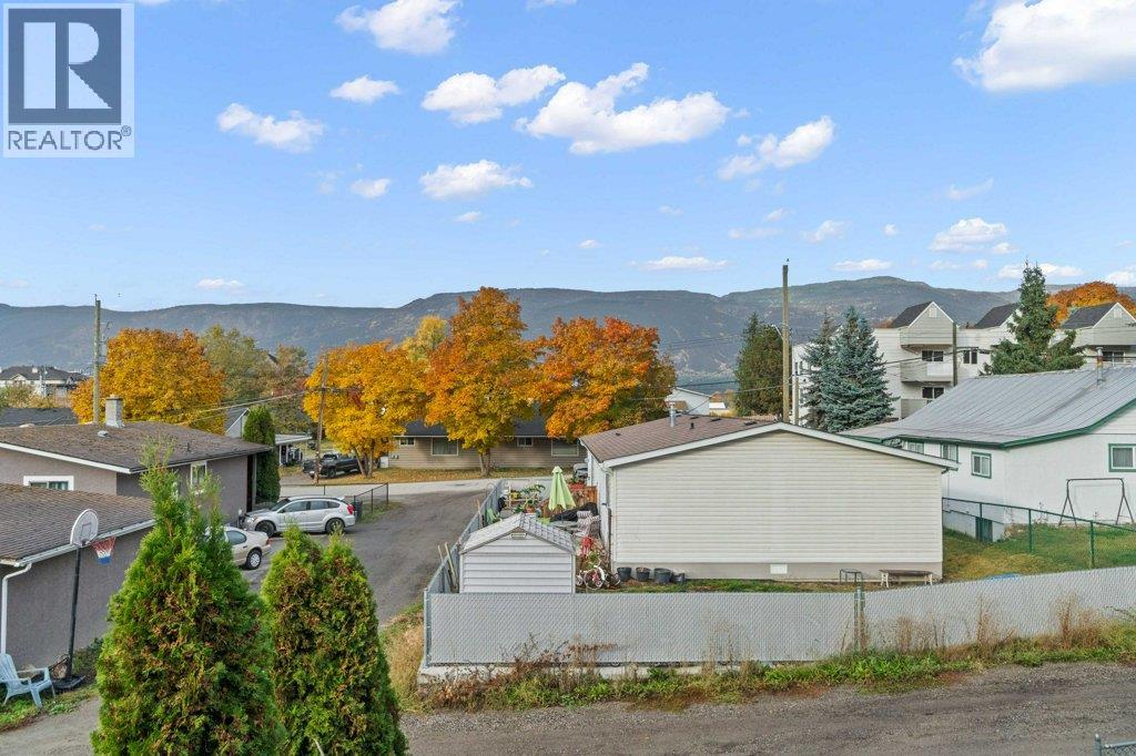  341 2 Street Southeast, Salmon Arm