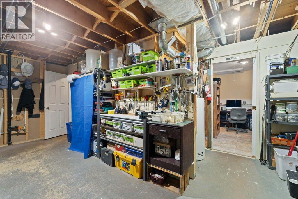  341 2 Street Southeast, Salmon Arm