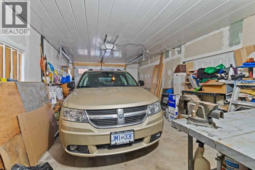  341 2 Street Southeast, Salmon Arm