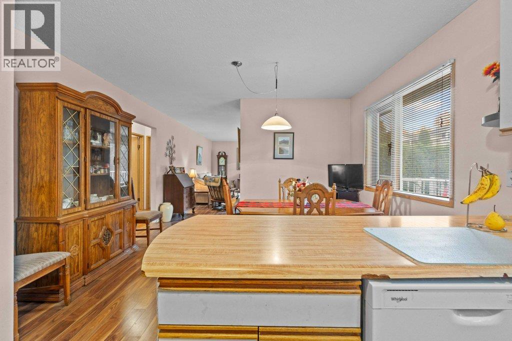  341 2 Street Southeast, Salmon Arm