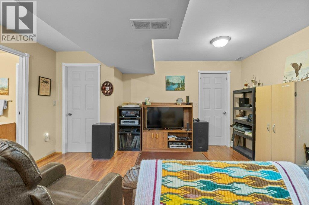 341 2 Street SE - 24