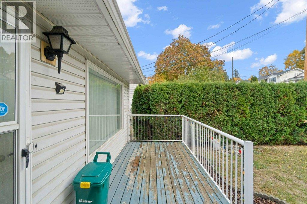  341 2 Street Southeast, Salmon Arm