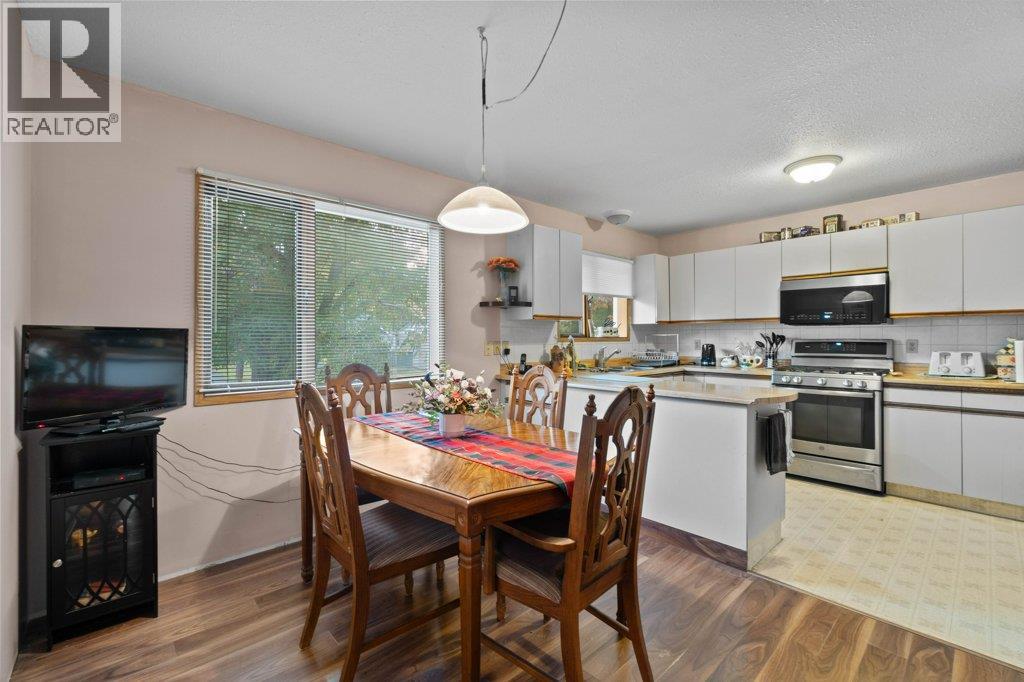  341 2 Street Southeast, Salmon Arm