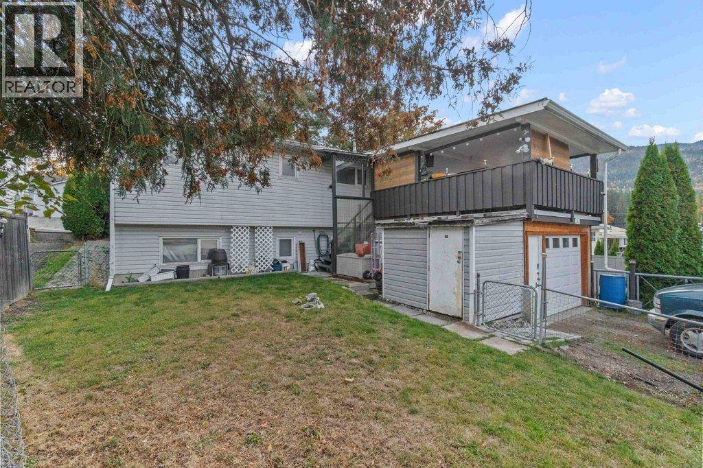  341 2 Street Southeast, Salmon Arm