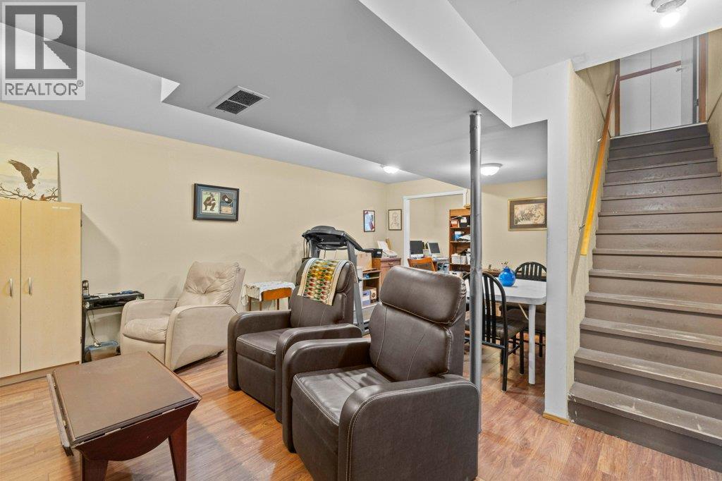  341 2 Street Southeast, Salmon Arm