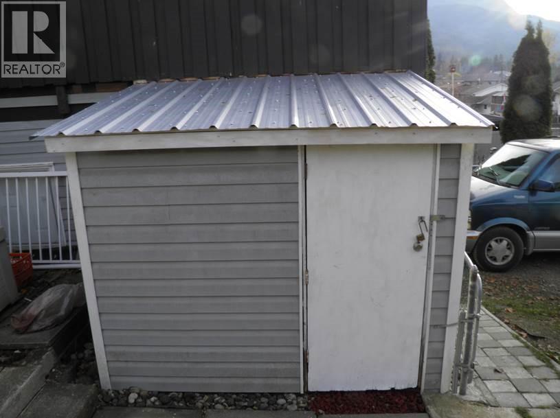  341 2 Street Southeast, Salmon Arm