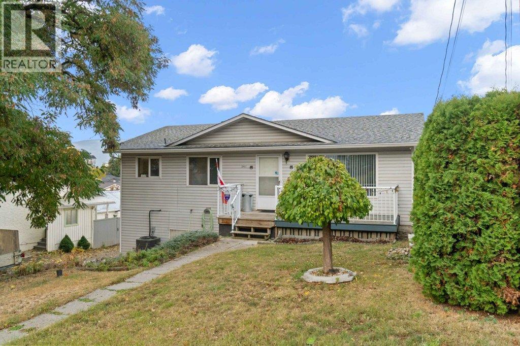  341 2 Street Southeast, Salmon Arm