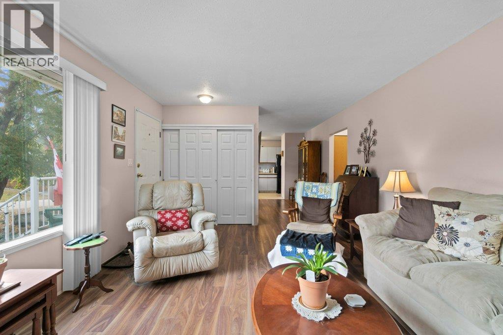  341 2 Street Southeast, Salmon Arm