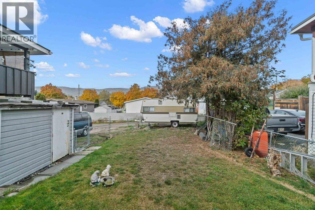  341 2 Street Southeast, Salmon Arm