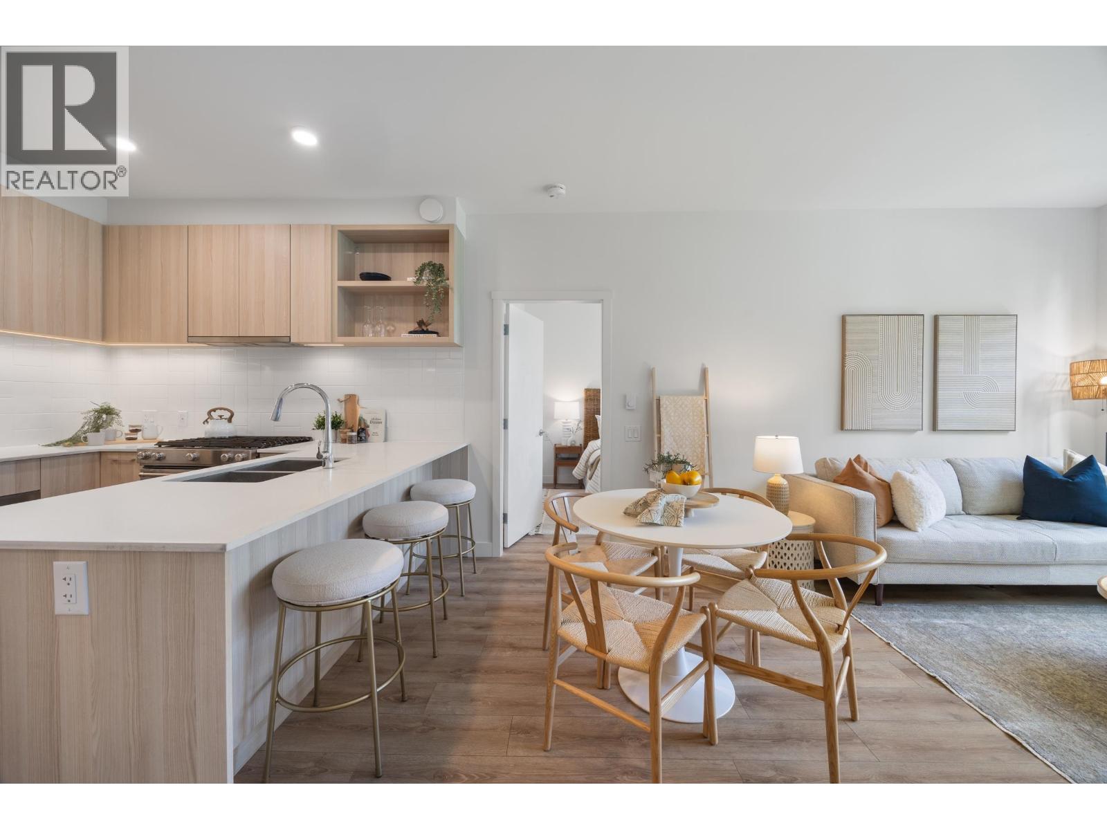 222 735 ANSKAR COURT, Coquitlam