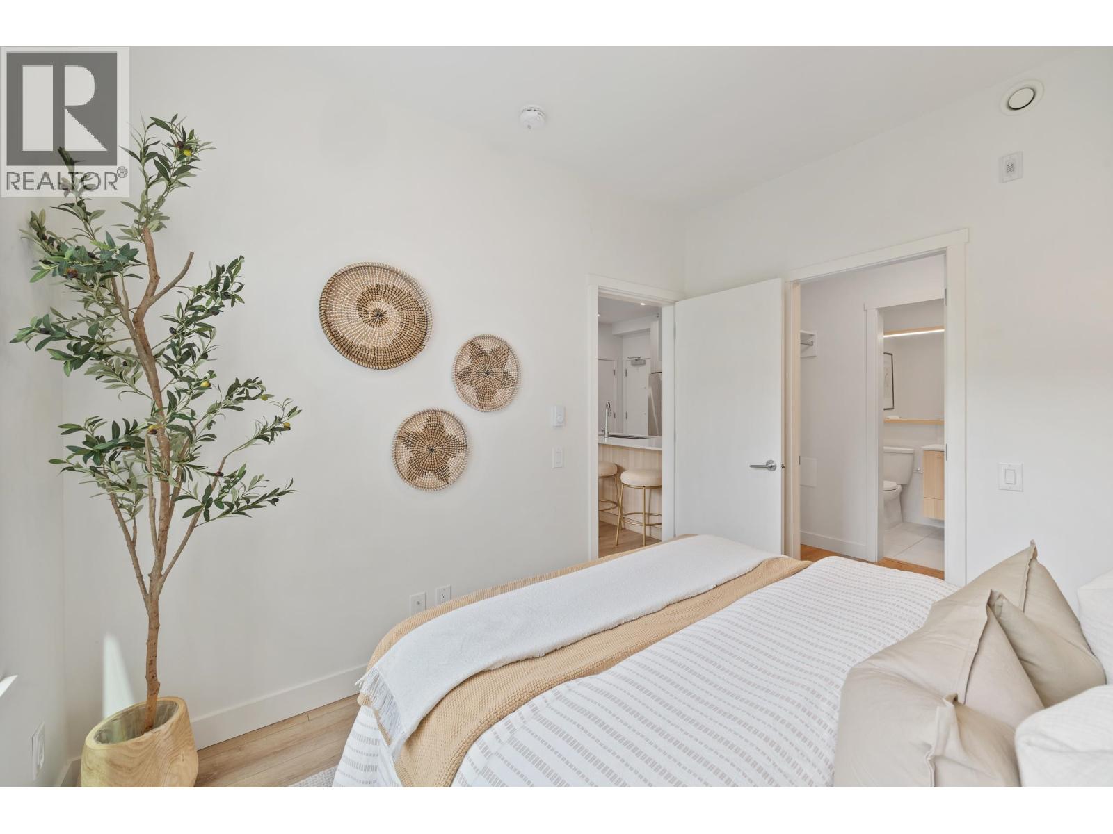 222 735 ANSKAR COURT, Coquitlam