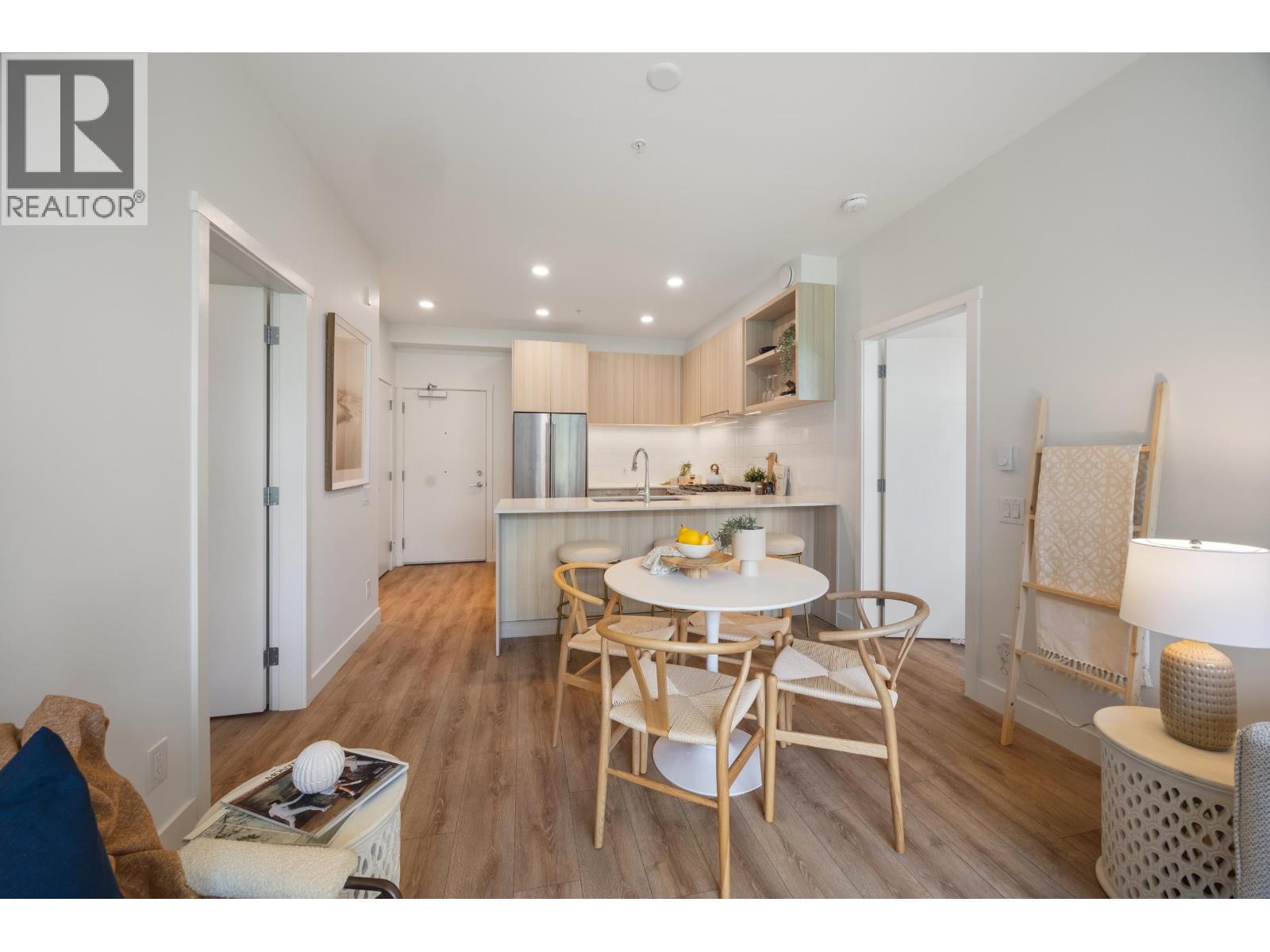 222 735 ANSKAR COURT, Coquitlam