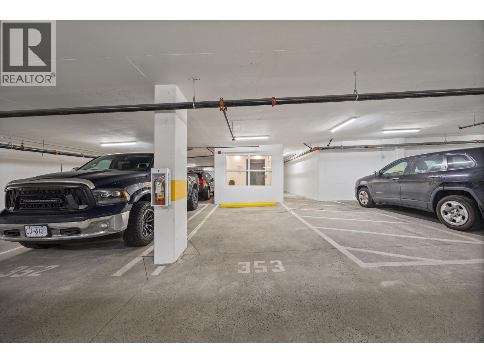 222 735 ANSKAR COURT, Coquitlam