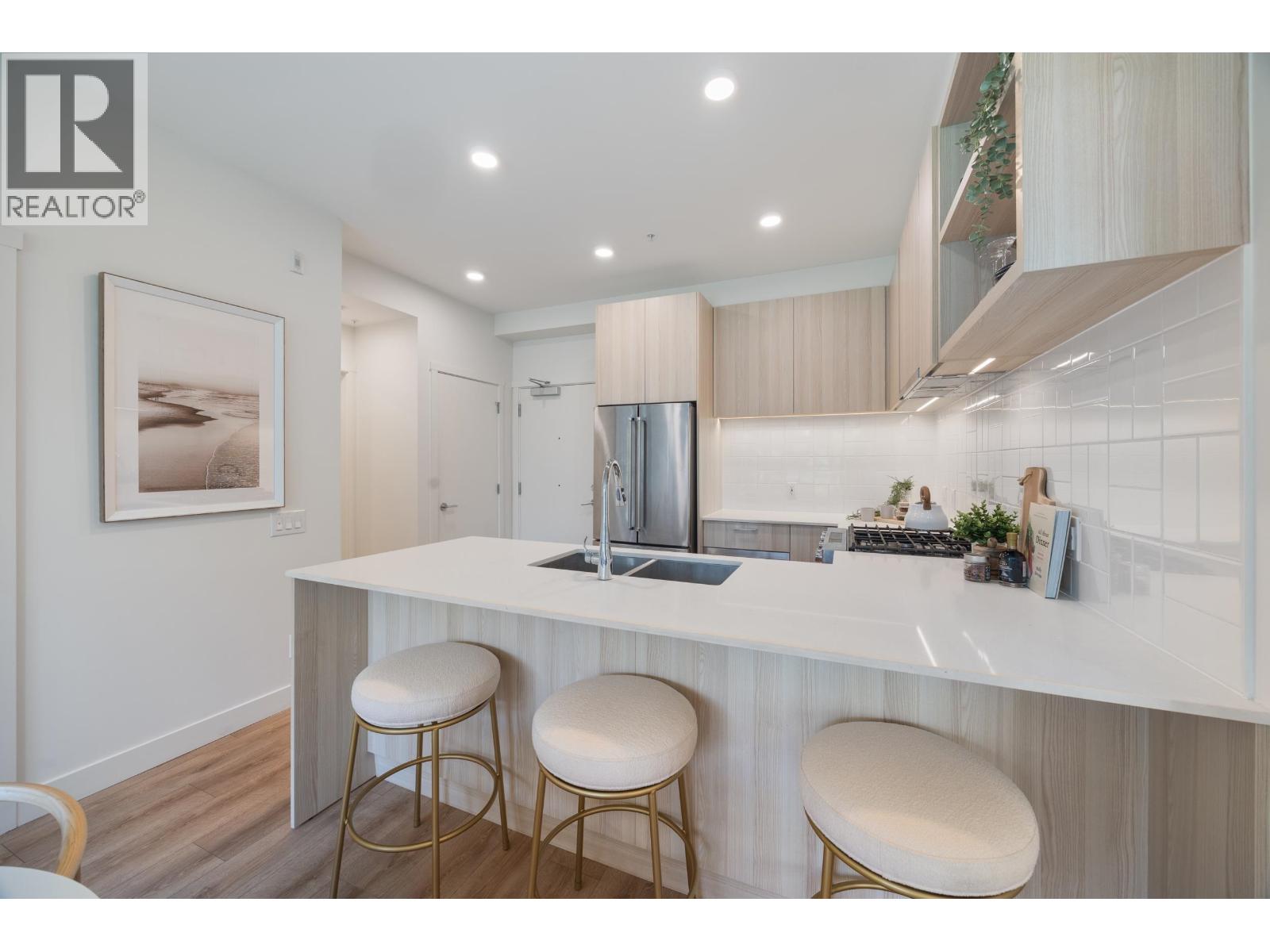 222 735 ANSKAR COURT, Coquitlam