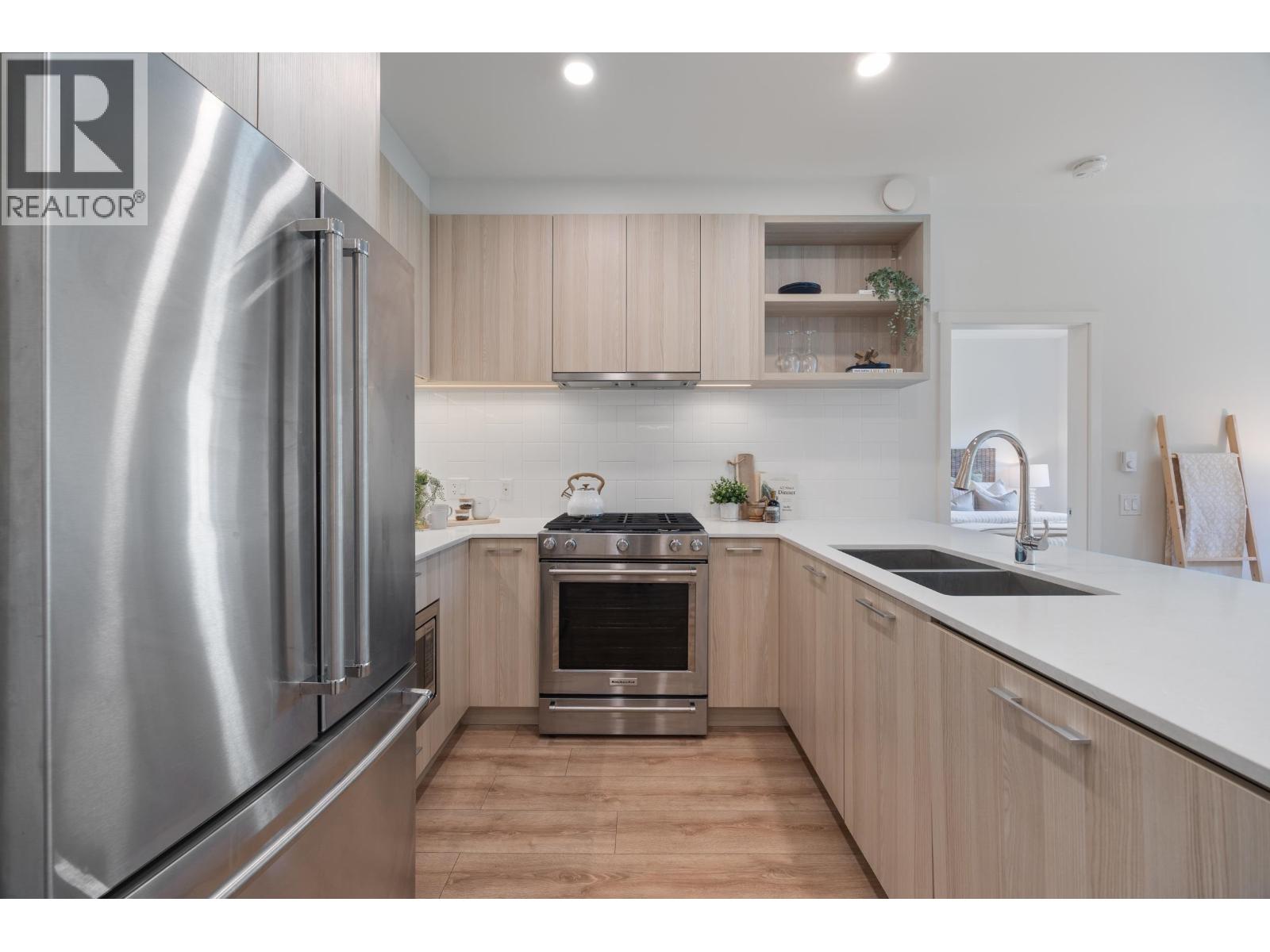 222 735 ANSKAR COURT, Coquitlam