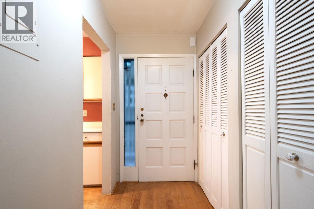 704 235 KEITH ROAD, West Vancouver