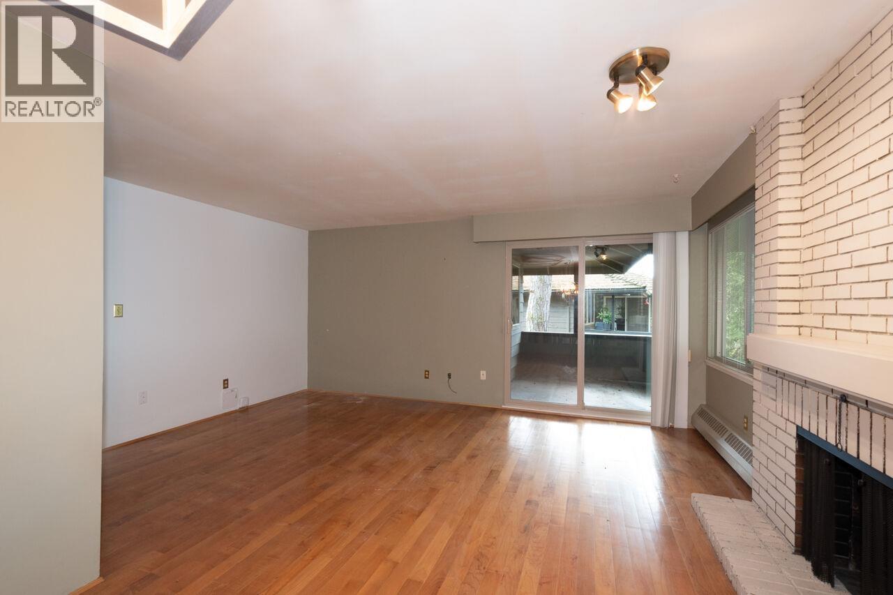 704 235 KEITH ROAD, West Vancouver