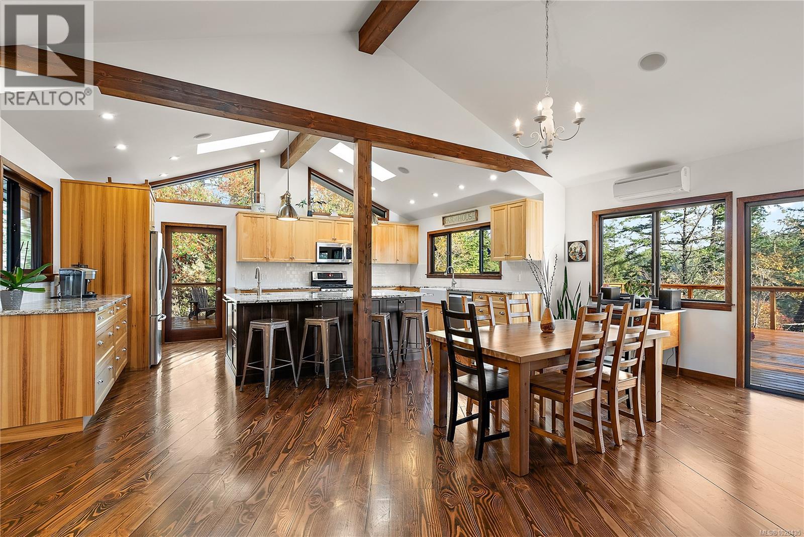 235 Hartland Ave, Saanich