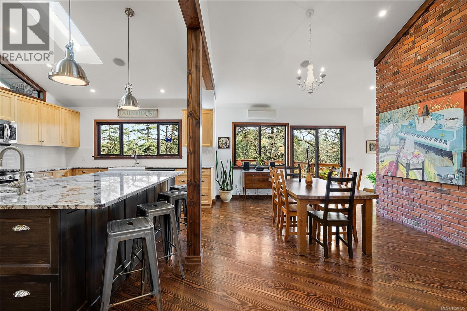 235 Hartland Ave, Saanich