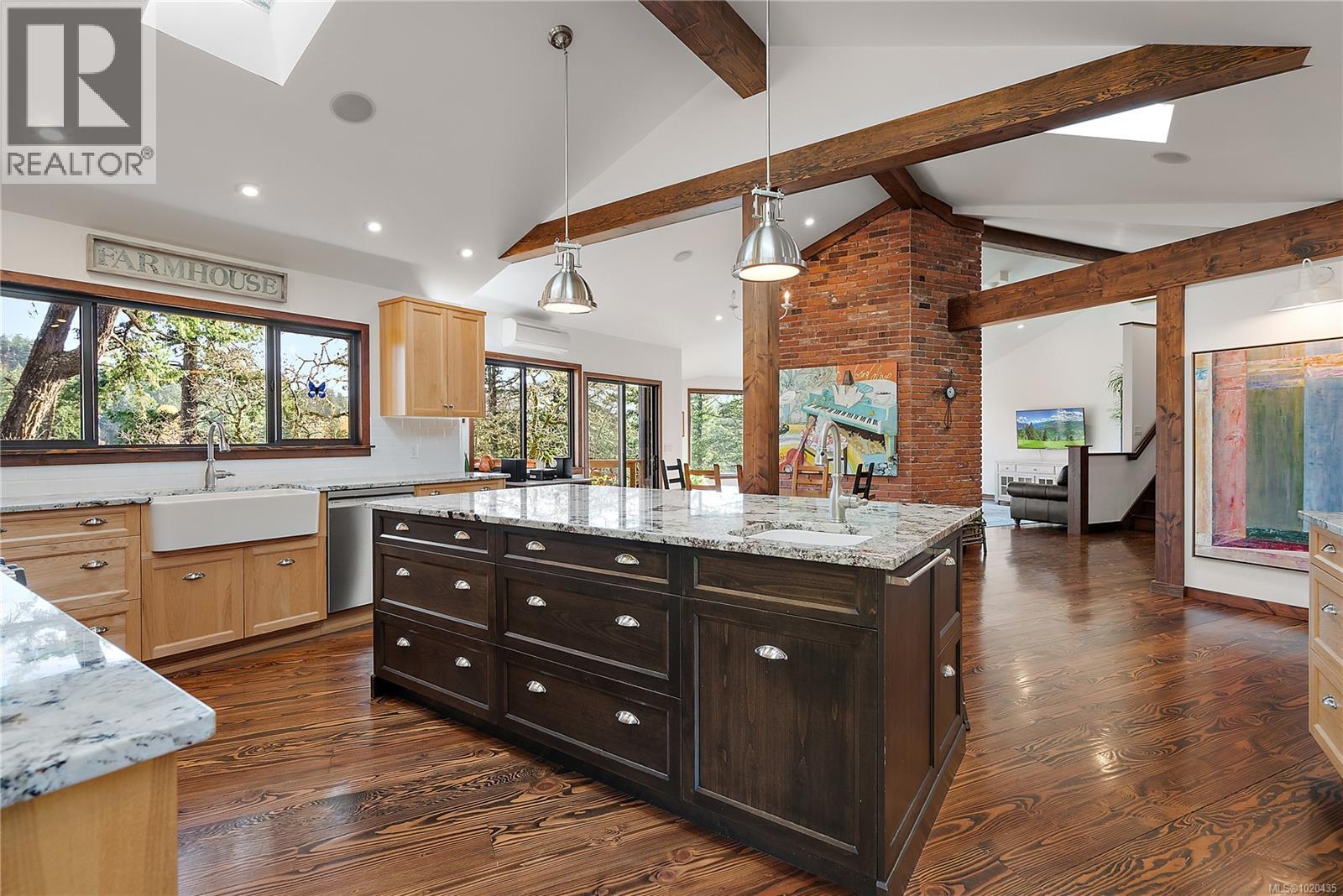 235 Hartland Ave, Saanich