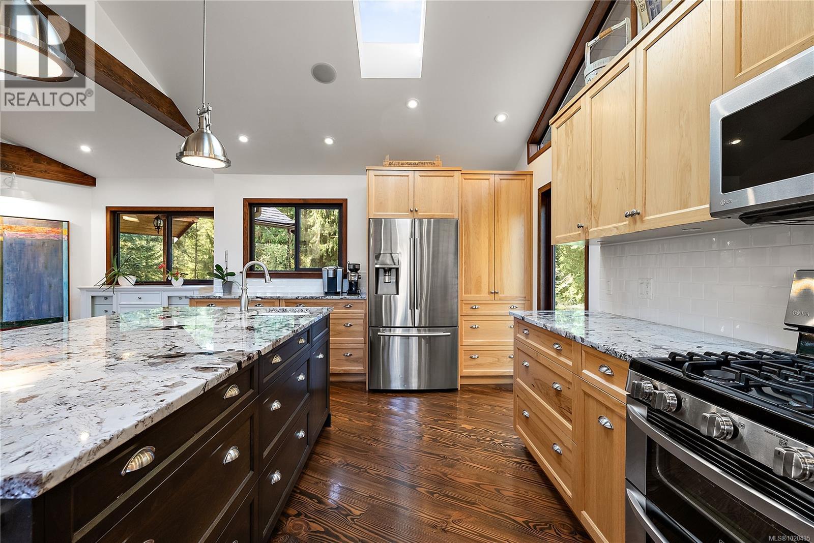 235 Hartland Ave, Saanich