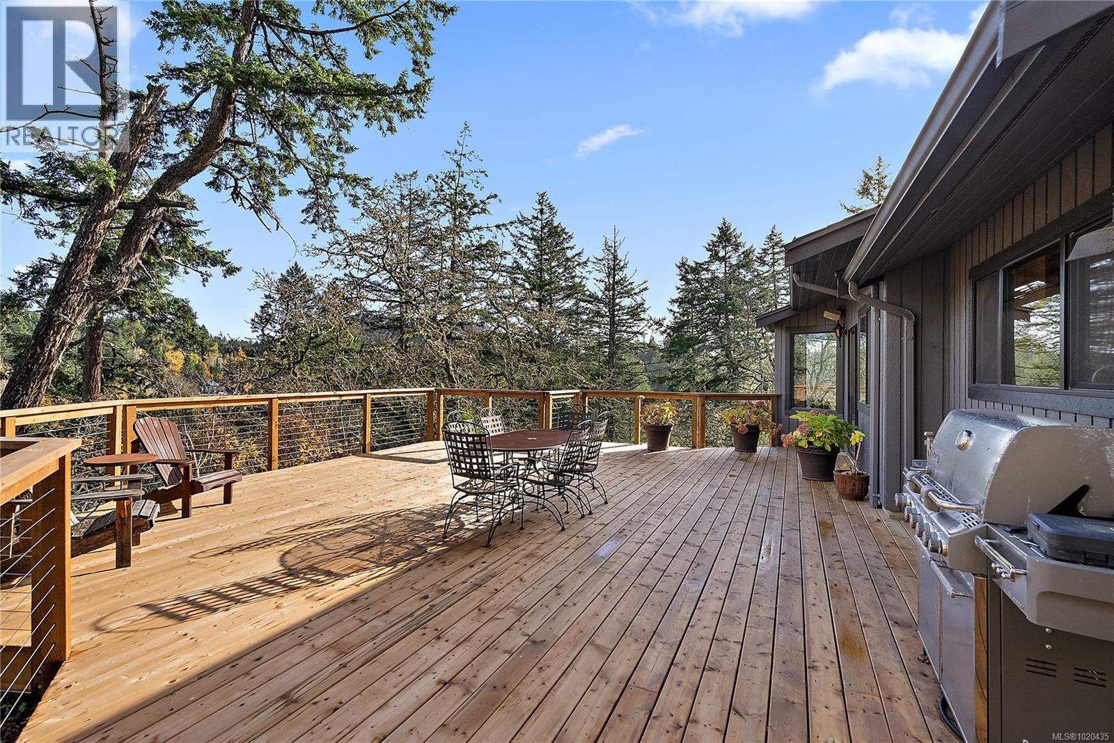 235 Hartland Ave, Saanich