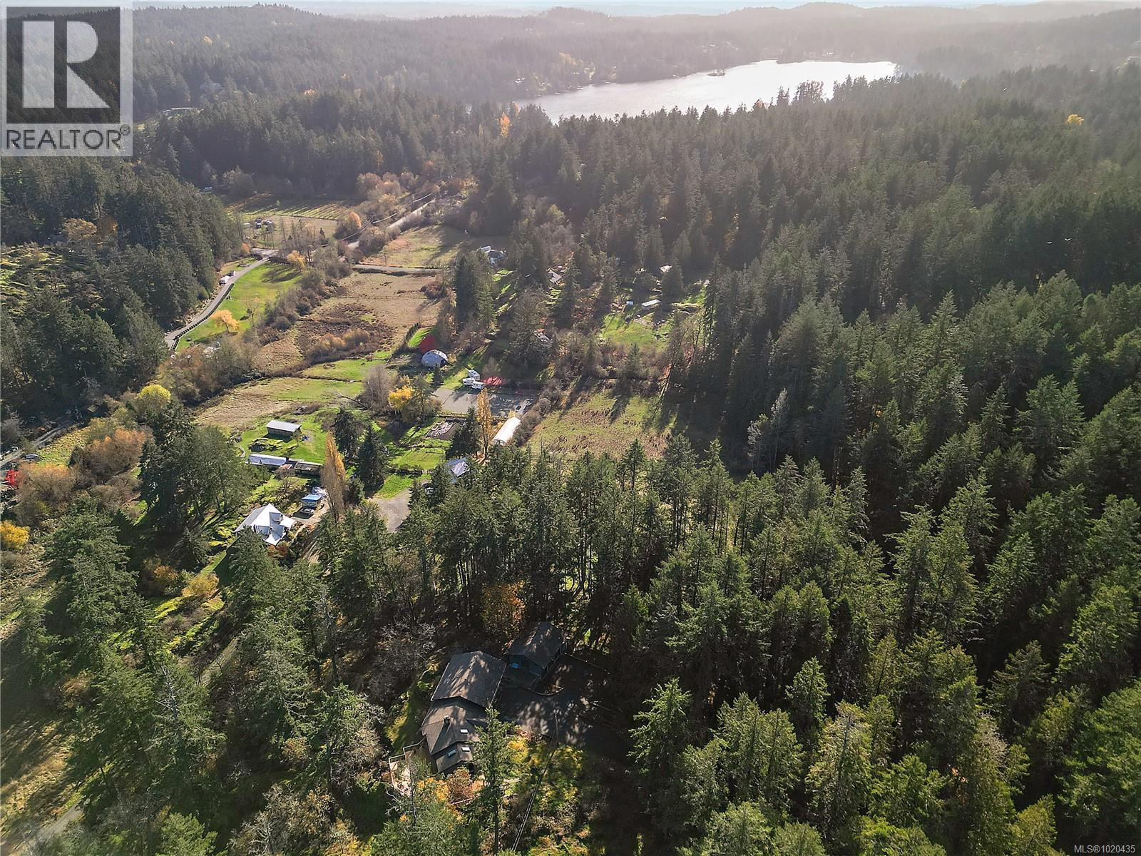 235 Hartland Ave, Saanich