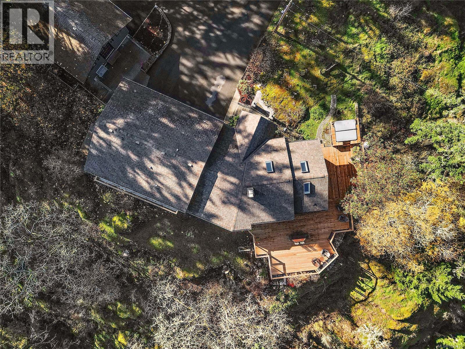 235 Hartland Ave, Saanich