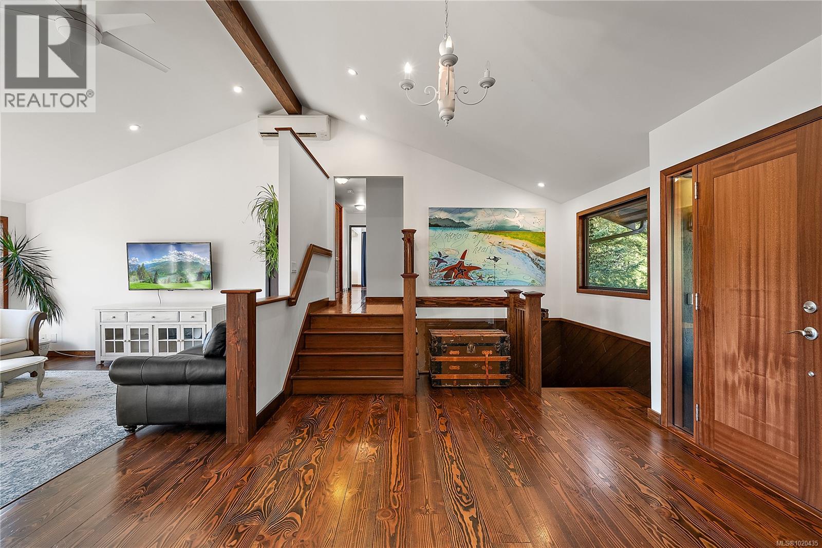 235 Hartland Ave, Saanich