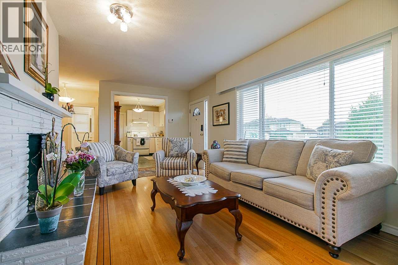 7774 BERKLEY STREET, Burnaby