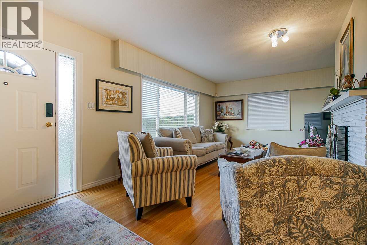 7774 BERKLEY STREET, Burnaby