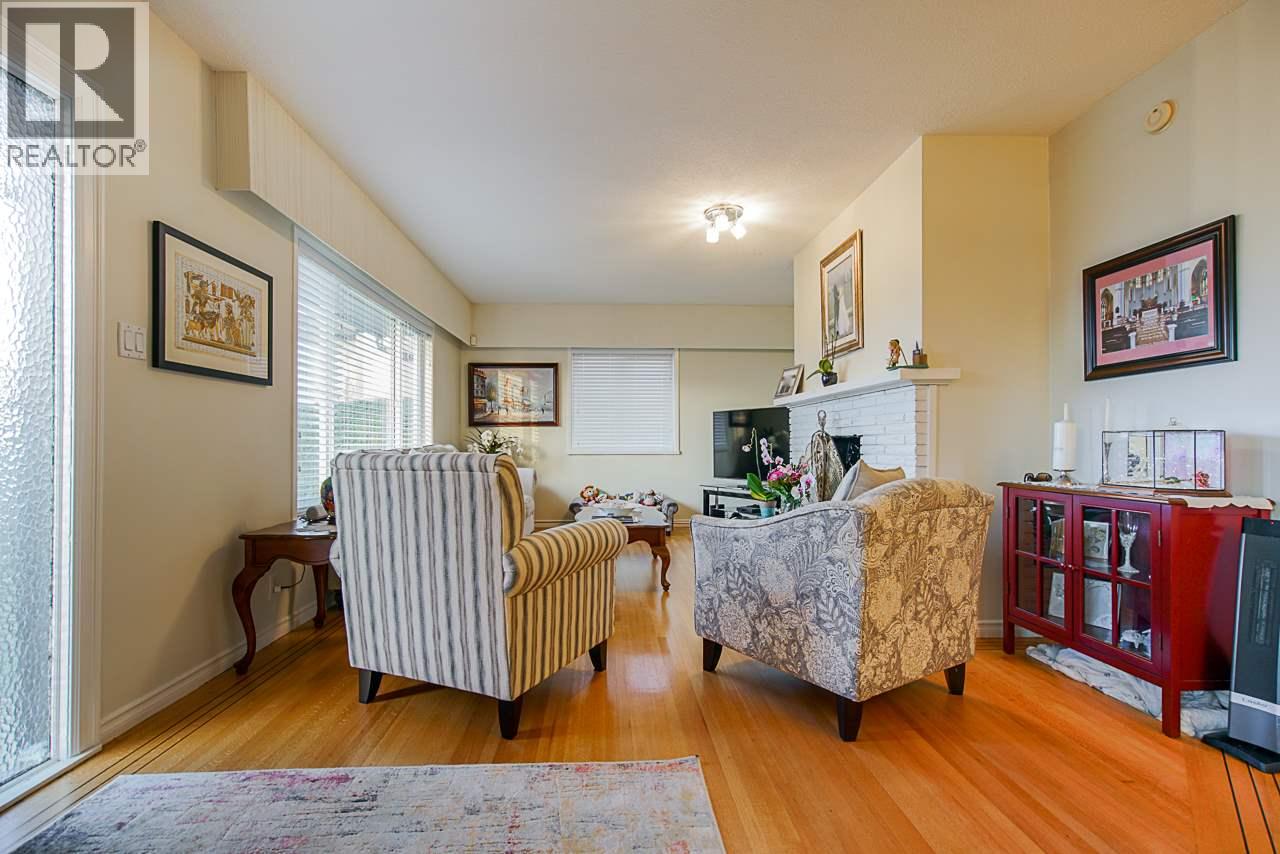 7774 BERKLEY STREET, Burnaby