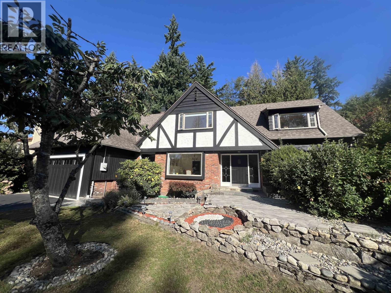 3791 SOUTHRIDGE AVENUE, West Vancouver
