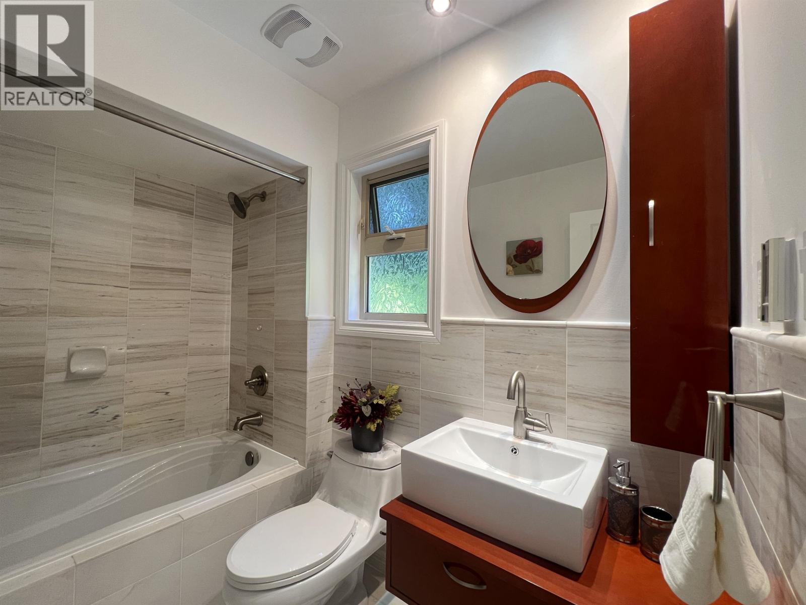 3791 SOUTHRIDGE AVENUE, West Vancouver