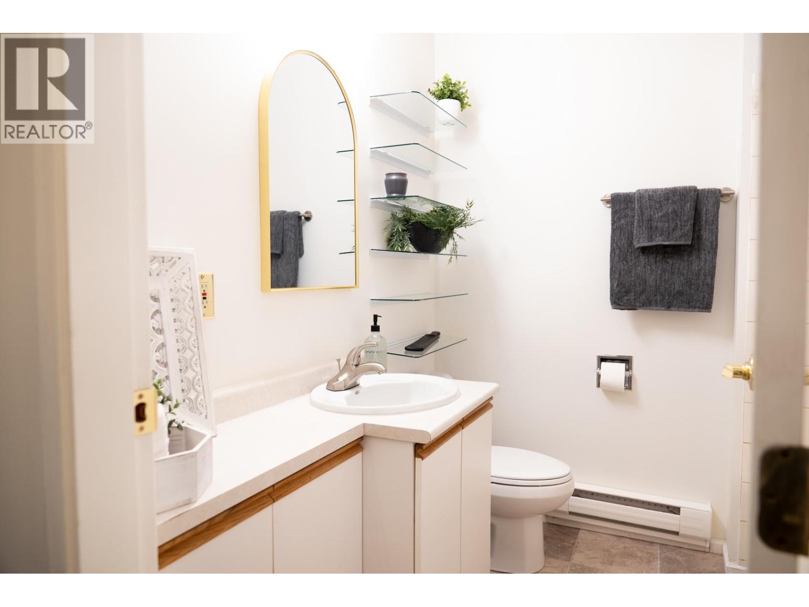 37150 SCHOONER WAY, Pender Island