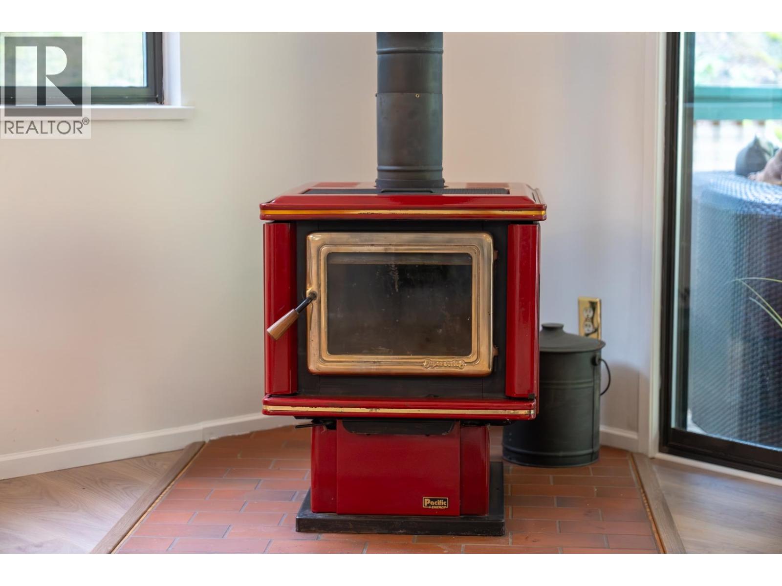 37150 SCHOONER WAY, Pender Island