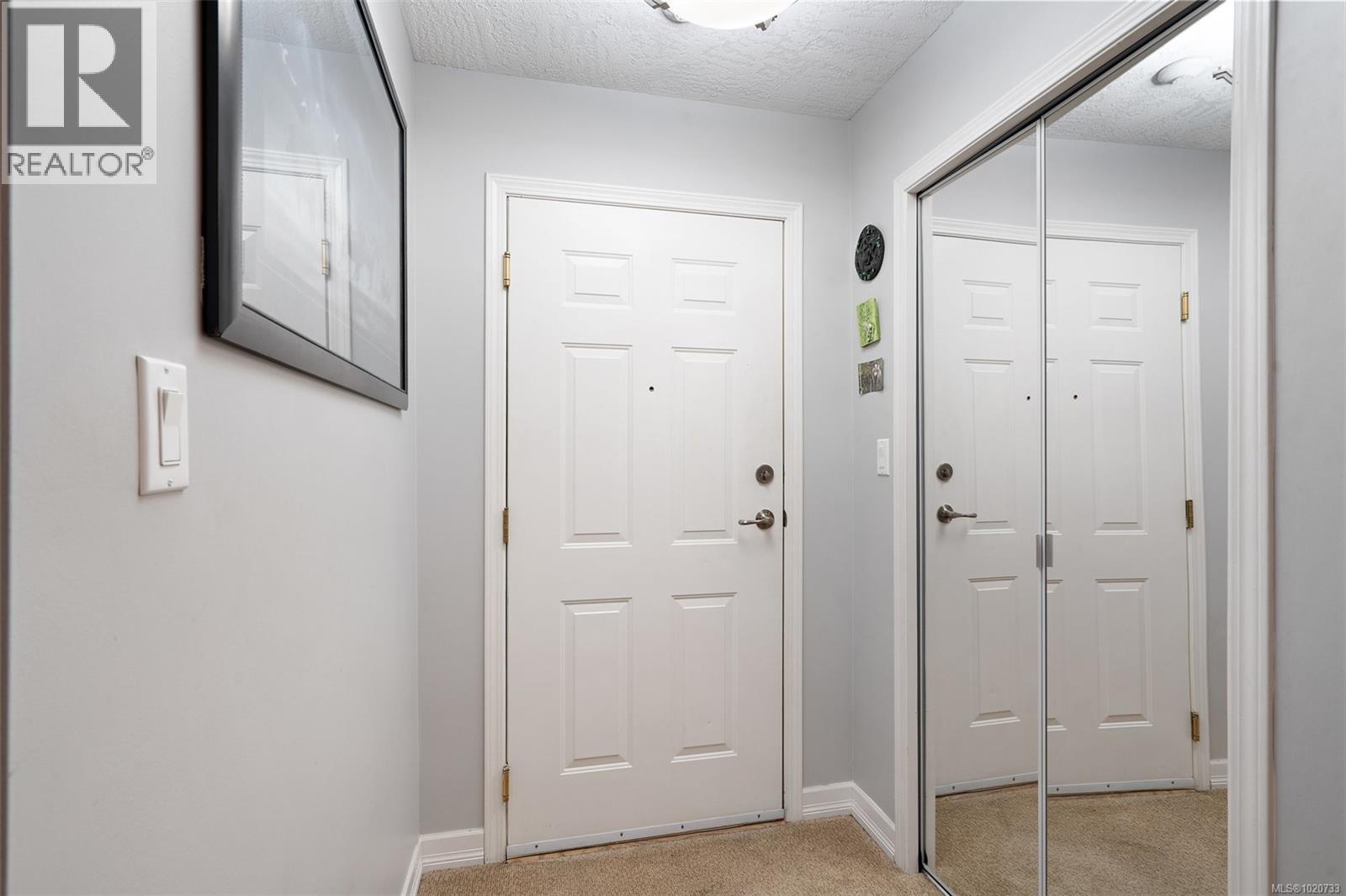 228 2245 James White Boulevard, Sidney