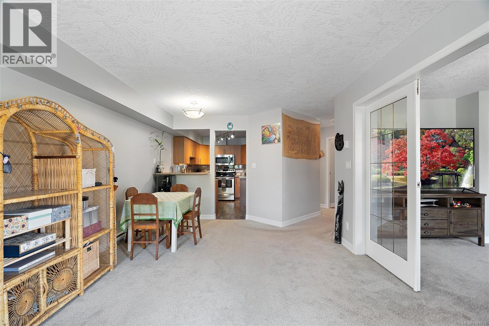 228 2245 James White Boulevard, Sidney