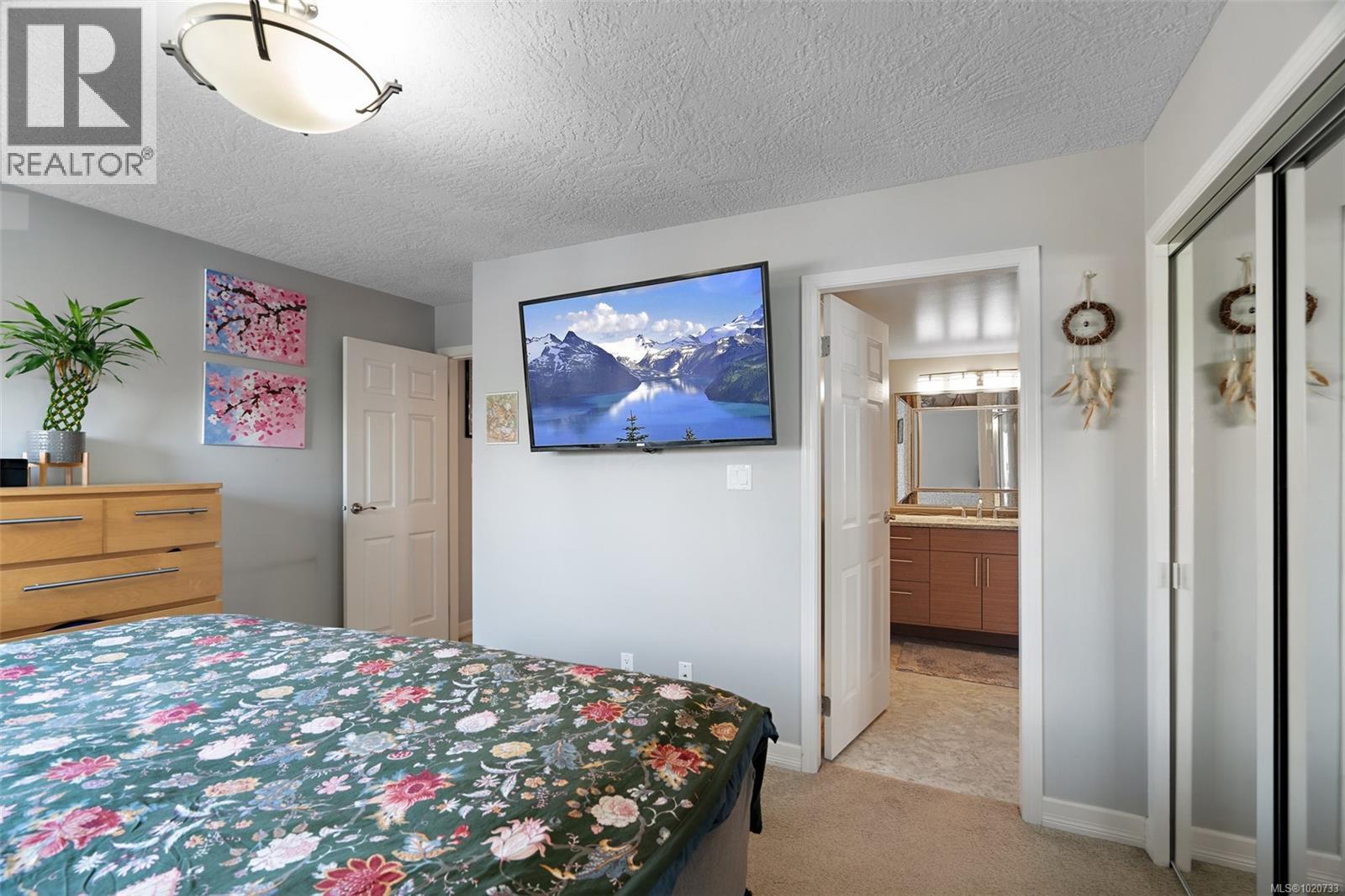 228 2245 James White Boulevard, Sidney