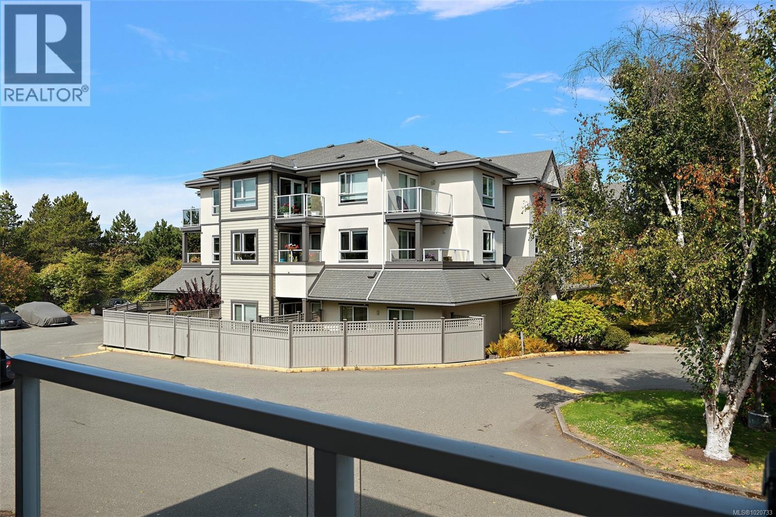 228 2245 James White Boulevard, Sidney