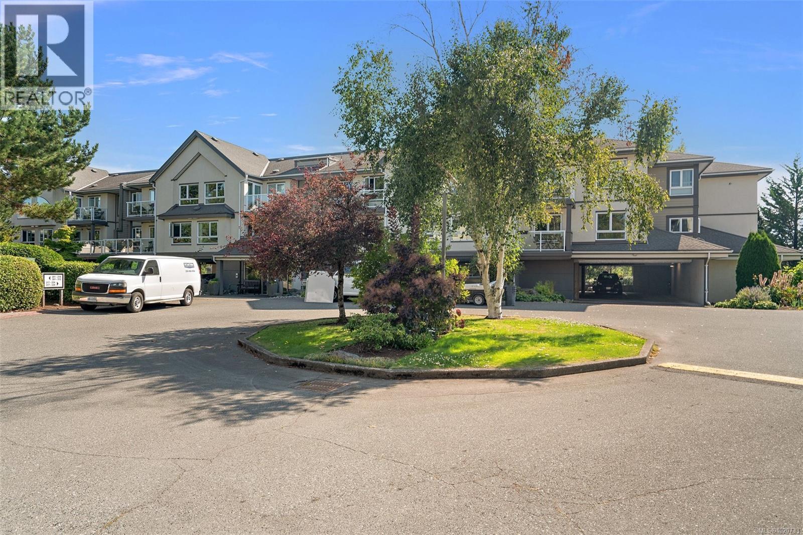 228 2245 James White Boulevard, Sidney