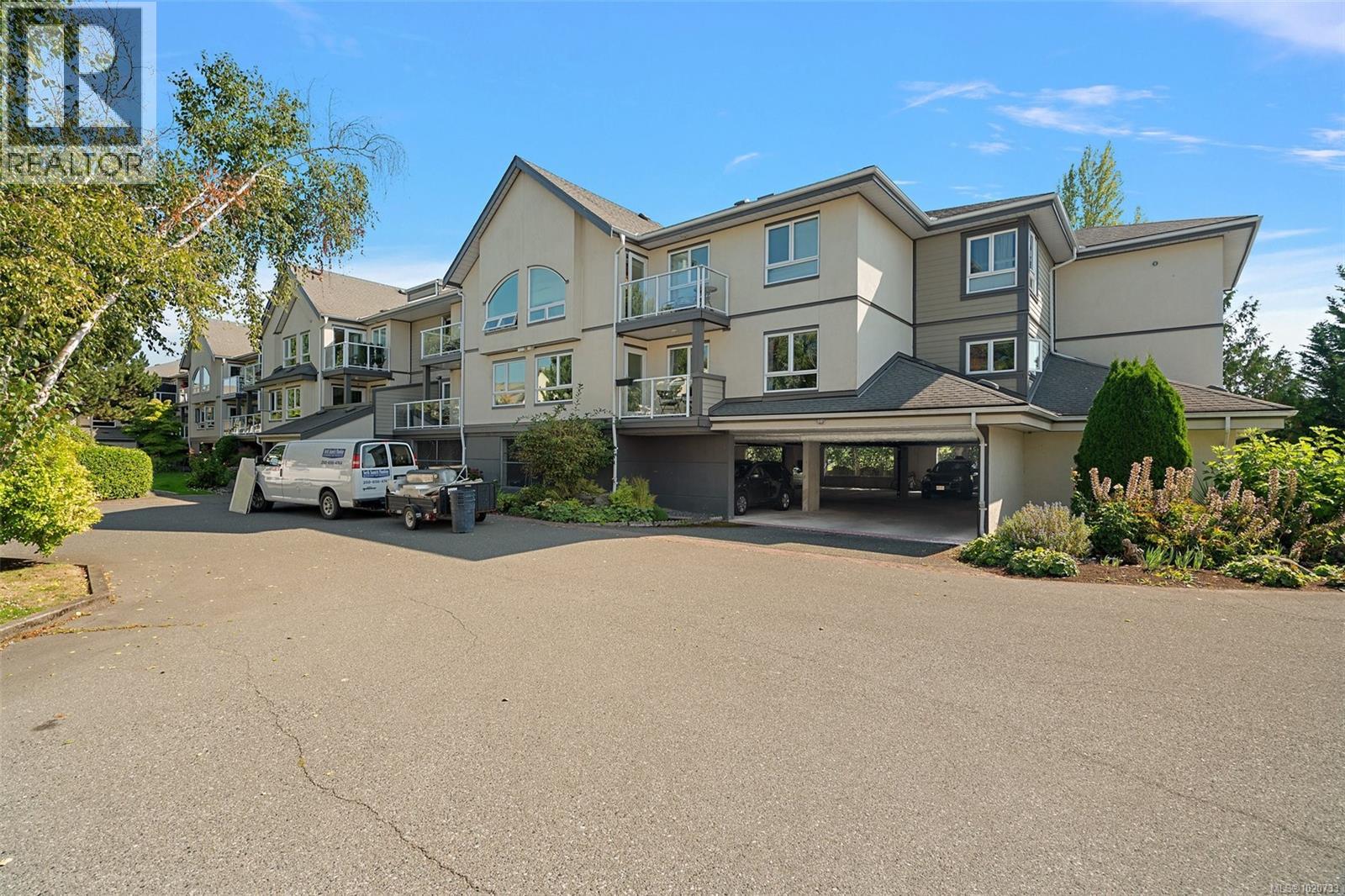 228 2245 James White Boulevard, Sidney