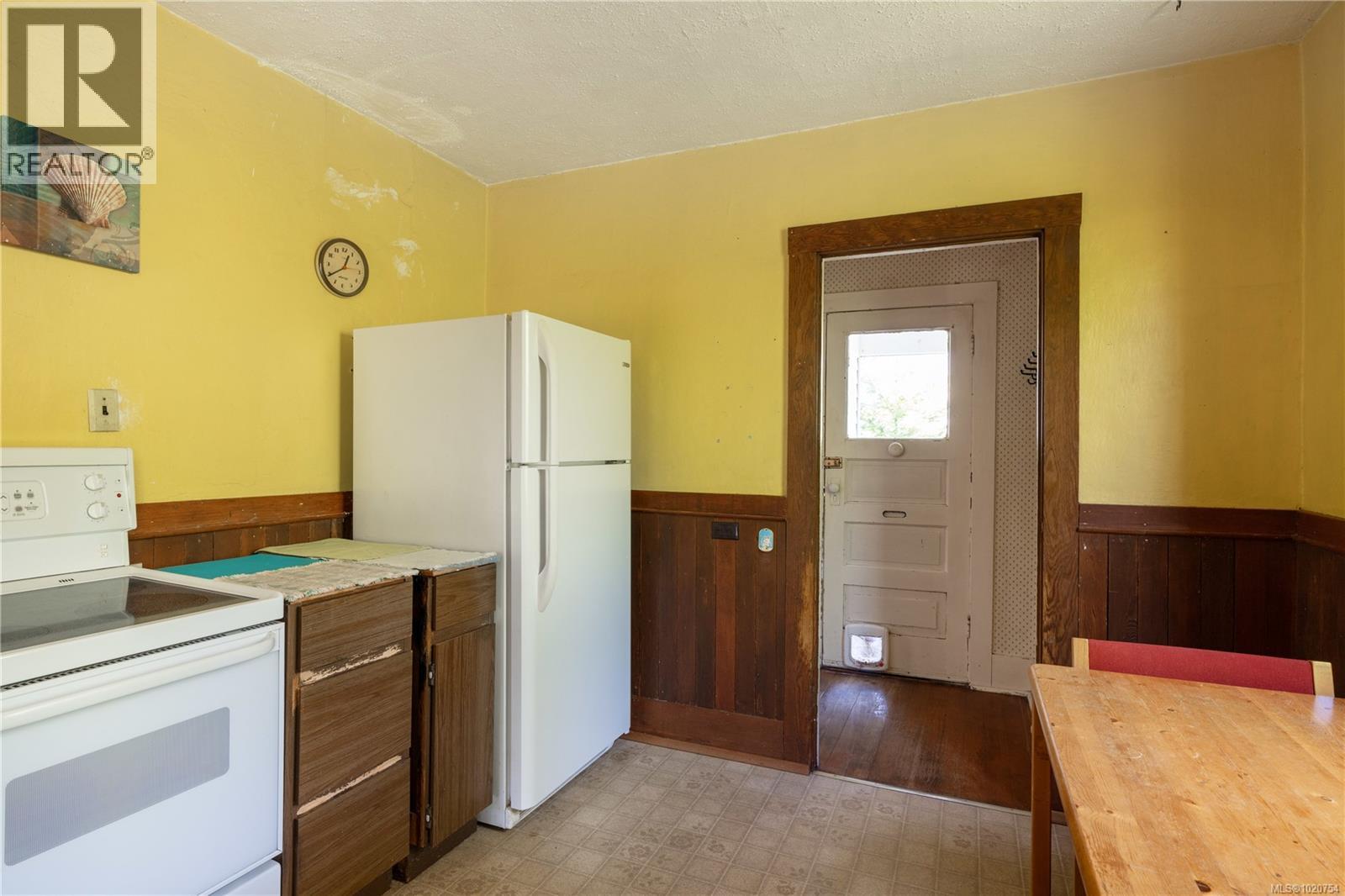  517 Victoria Avenue, Oak Bay