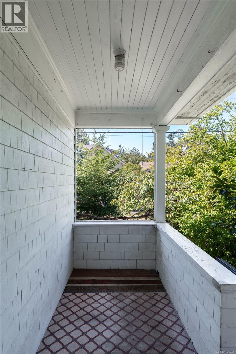  517 Victoria Avenue, Oak Bay