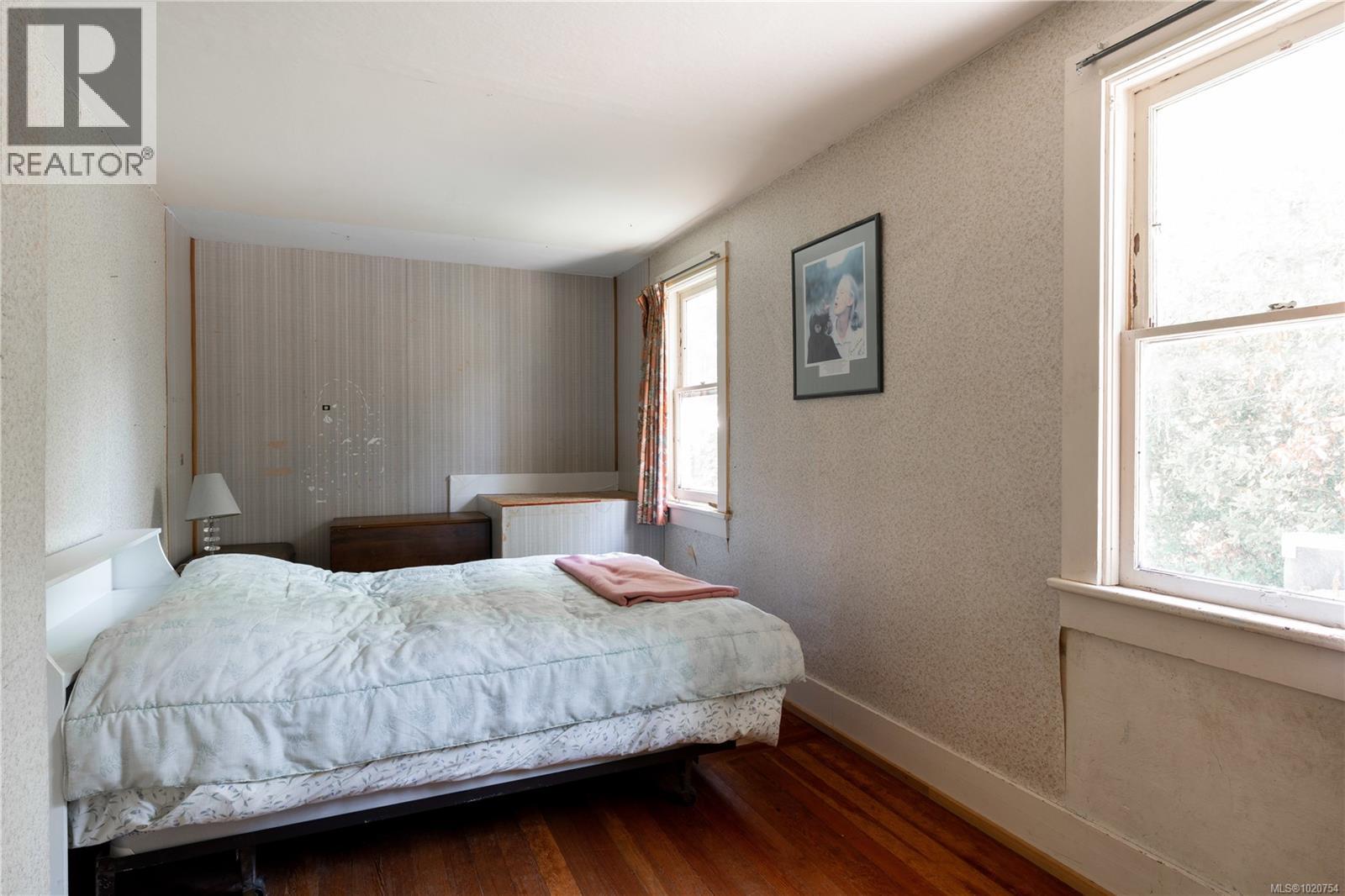  517 Victoria Avenue, Oak Bay